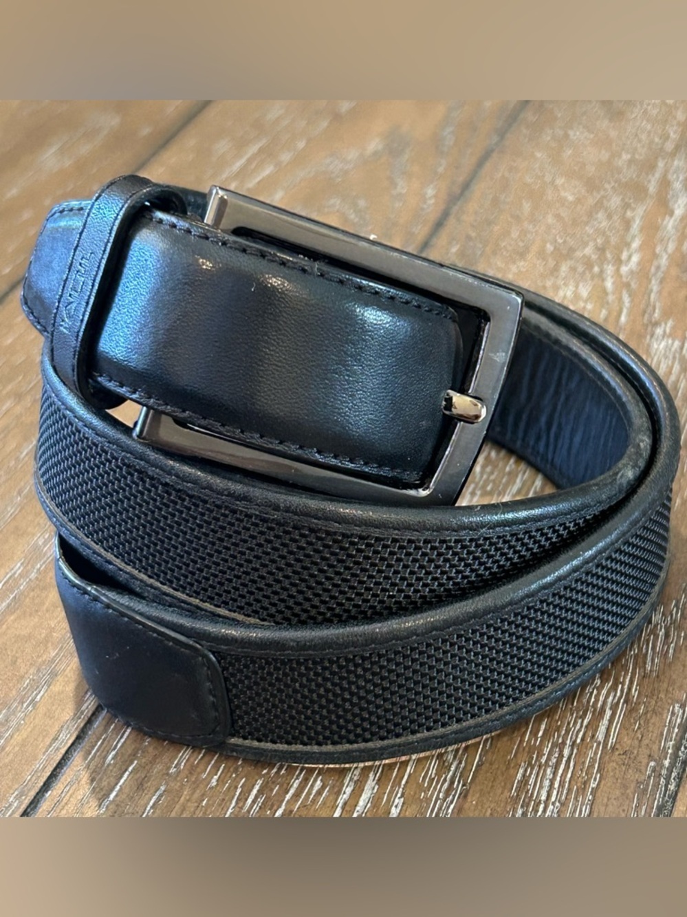 Tumi Black Belt Size 32 Menswear Accessory Gunmetal Buckle Designer Sleek Modern